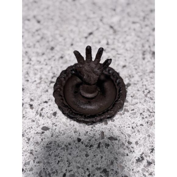 Vintage Cast Iron Jewelry Holder Hand - Picture 2 of 9